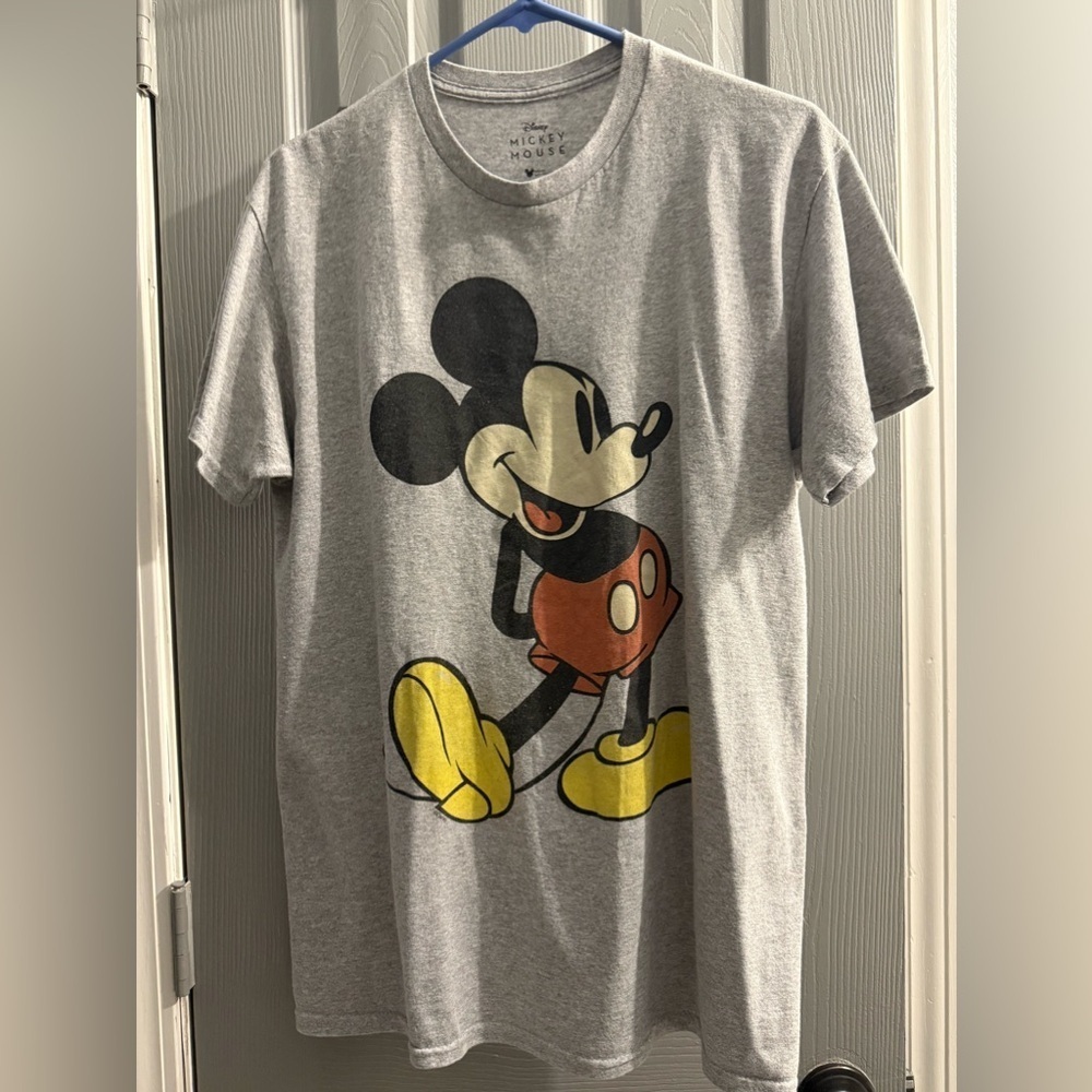 Mickey Mouse short sleeve T shirt in gray. Pre loved. Mickey has faded. Mens Med